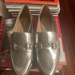 Charles by Charles David Women's Silver Loafers. 7.5 M  New
